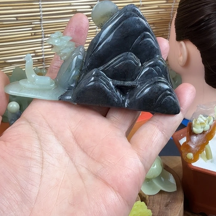 蛇纹石玉未镶嵌摆件