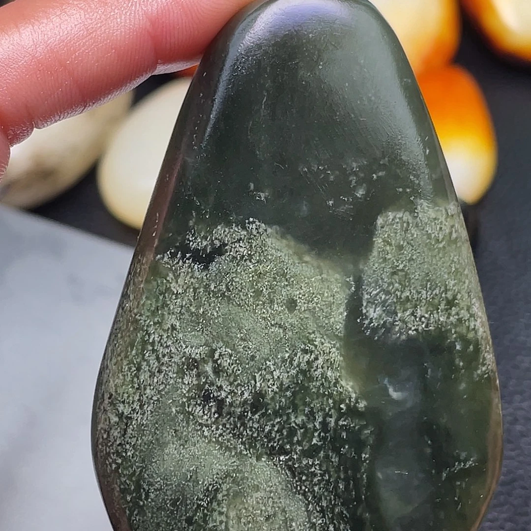 和田玉未镶嵌珠宝奇石