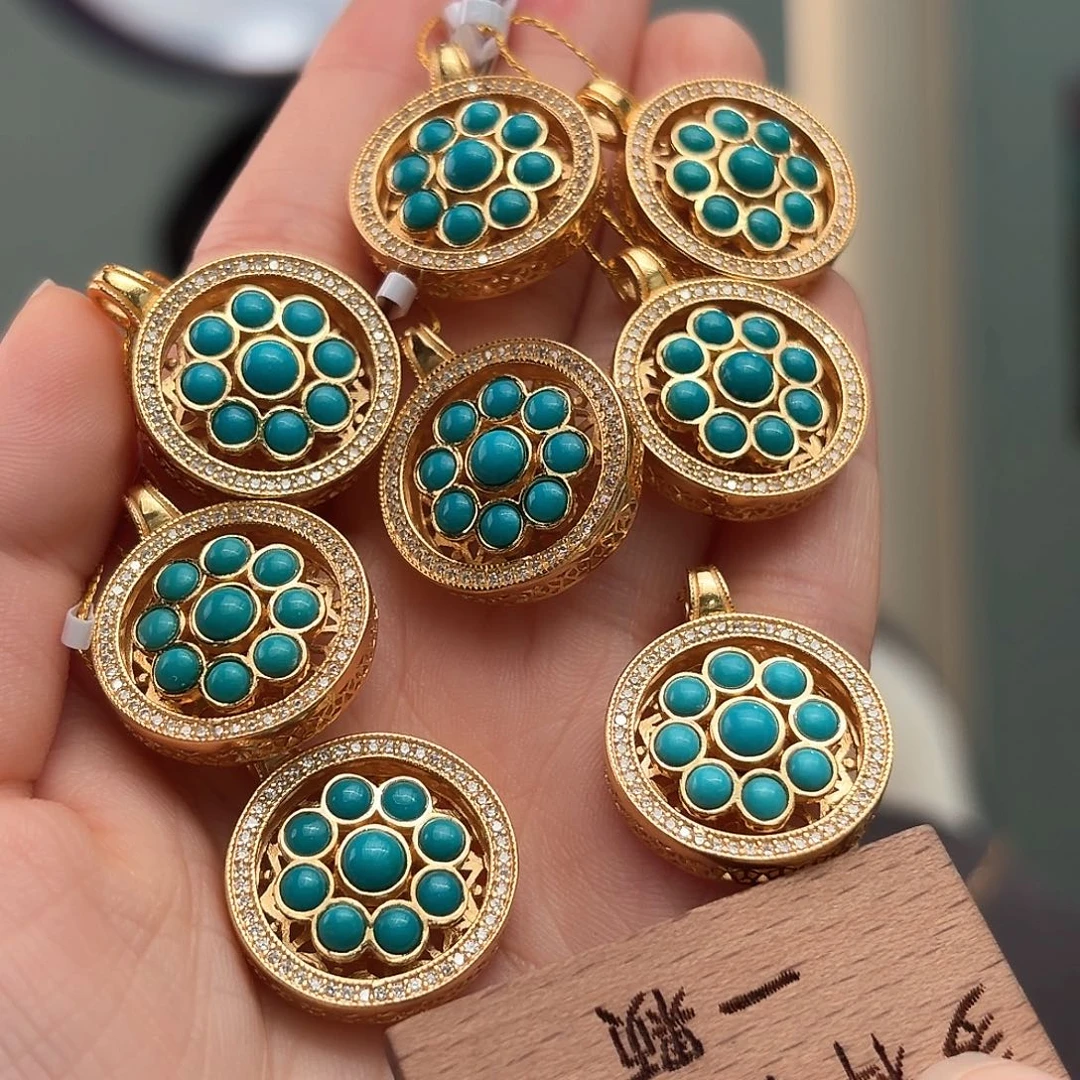 绿松石未镶嵌颈饰