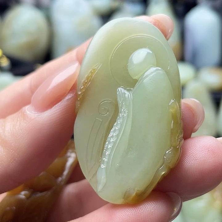 和田玉（糖玉）未镶嵌颈饰