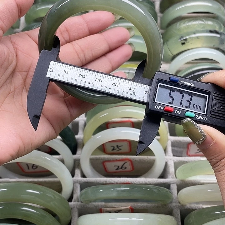 蛇纹石玉未镶嵌手镯35