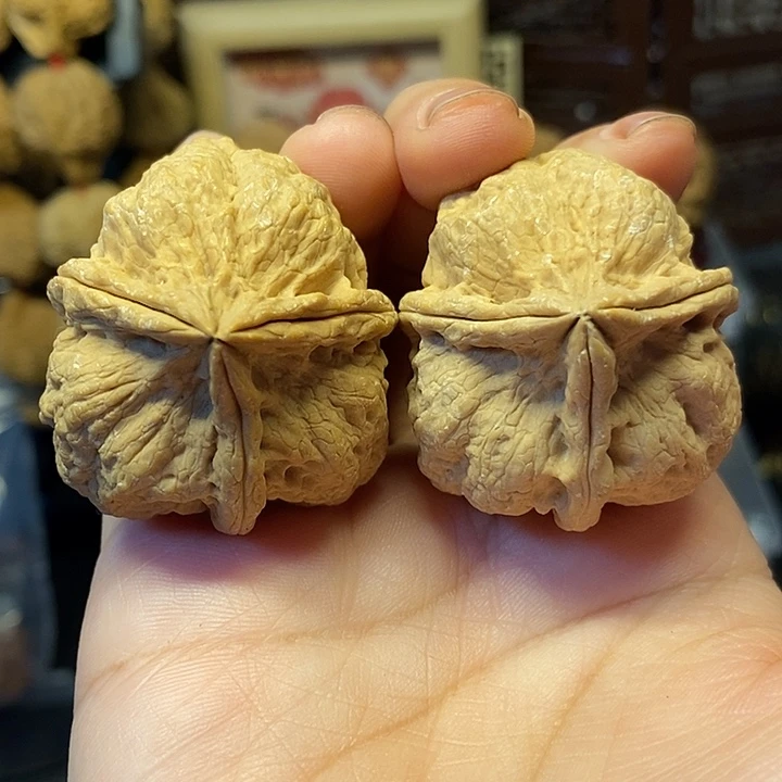 吊坠文玩核桃2有沙眼不退不换41