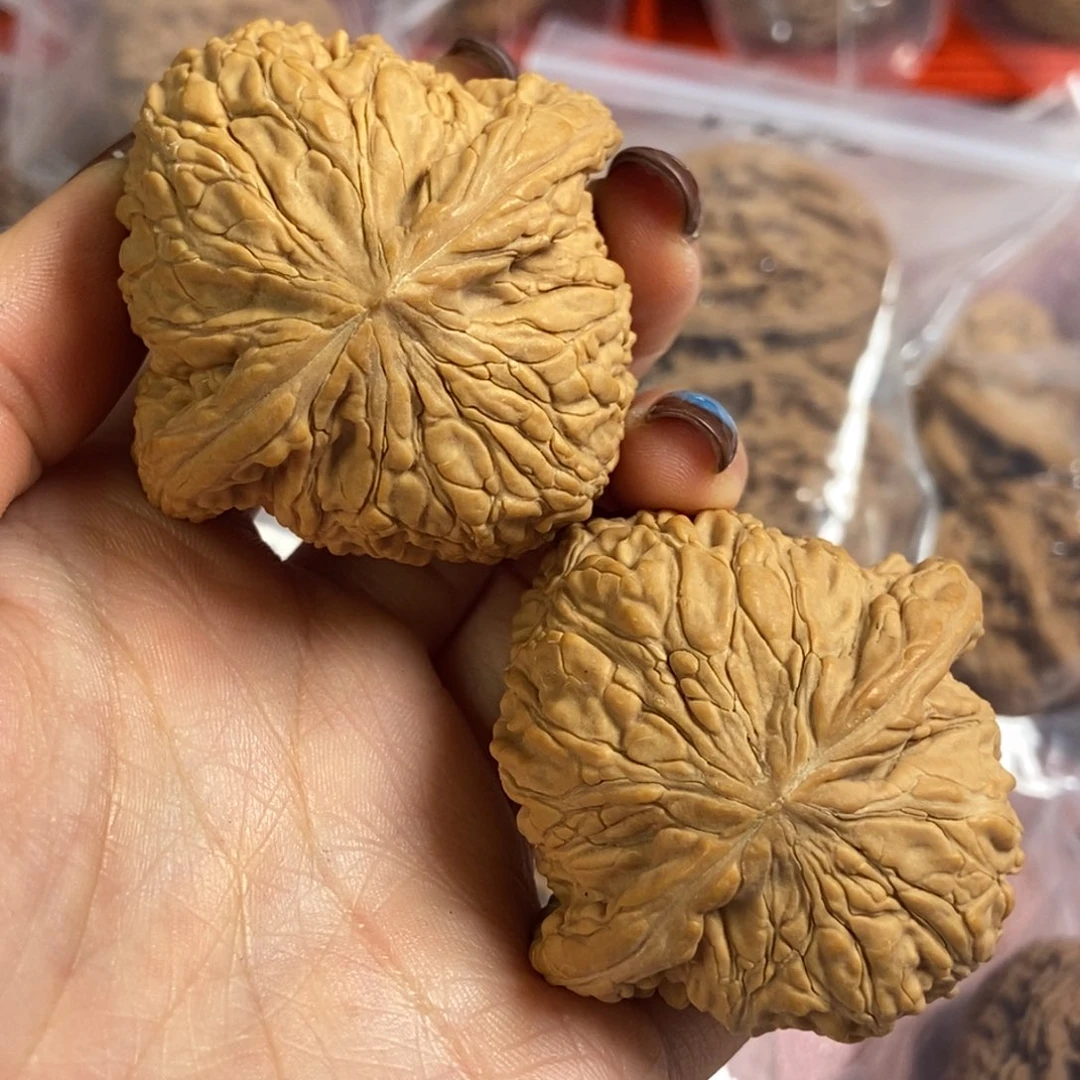 吊坠文玩核桃46绣球500