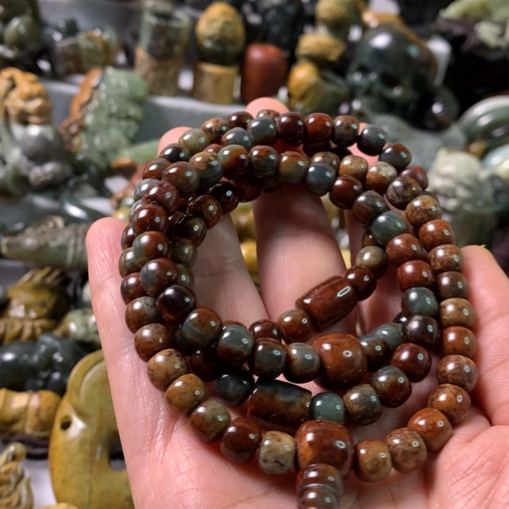 未镶嵌岫岩河磨玉（透闪石质玉）把件