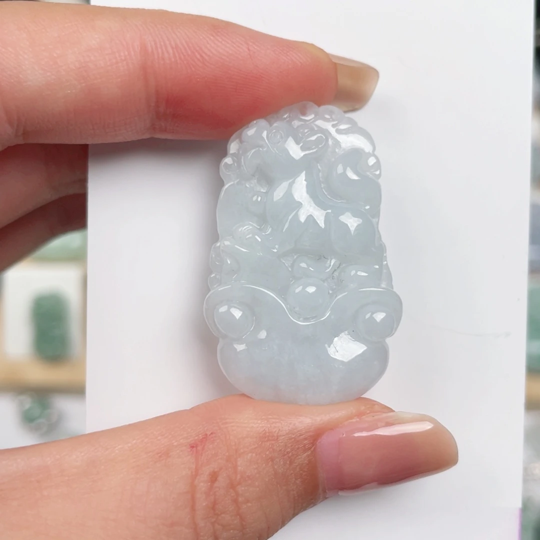 翡翠未镶嵌颈饰生肖牌