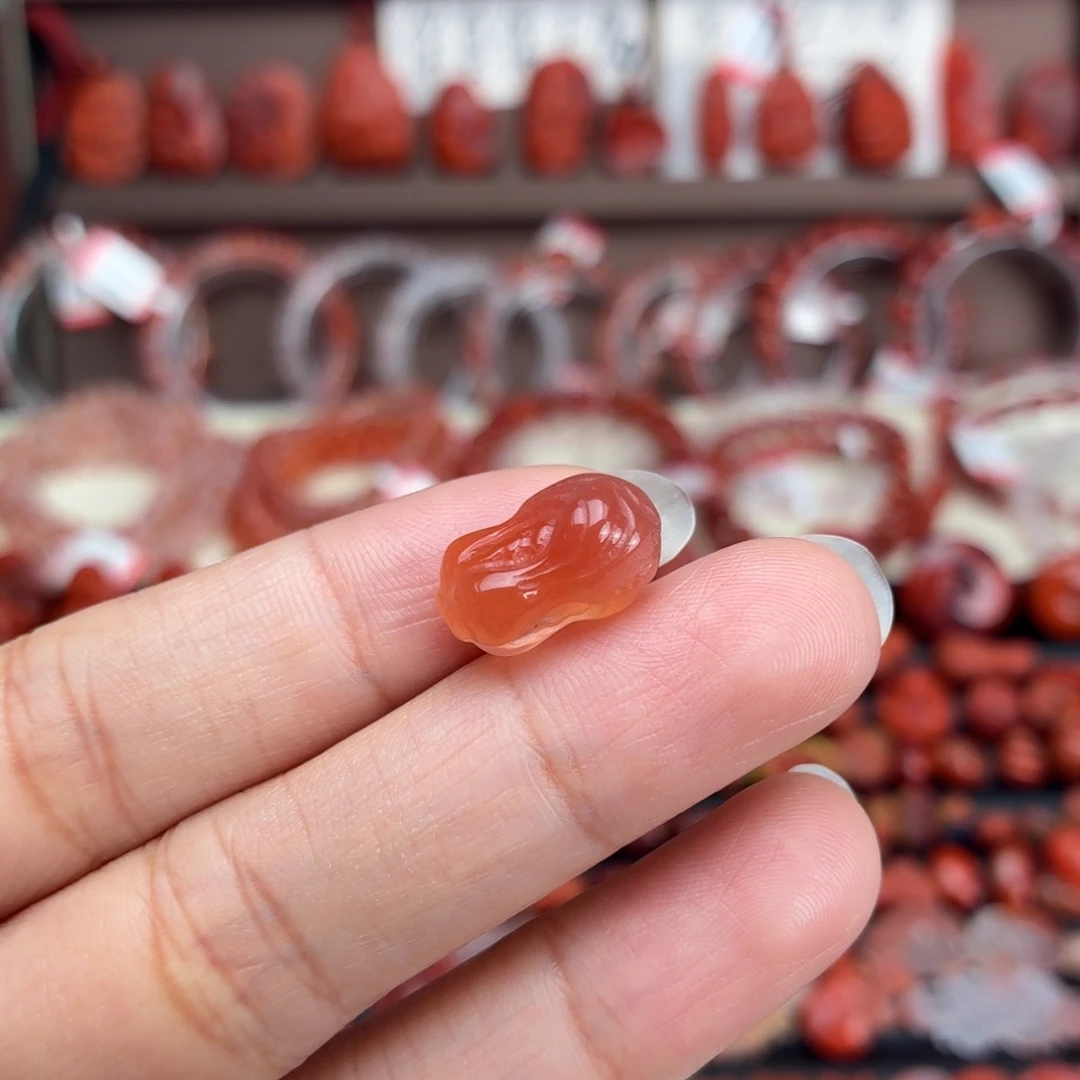 南红玛瑙未镶嵌颈饰白菜