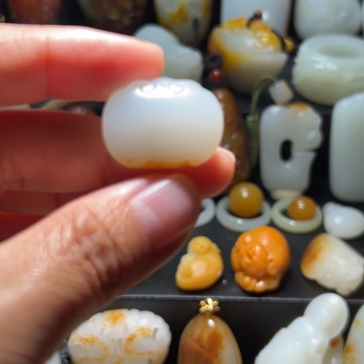 和田玉未镶嵌吊坠(不含链)