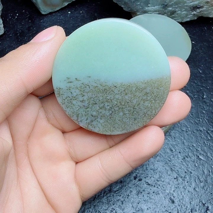 牧***人未镶嵌和田玉（糖玉）珠宝奇石