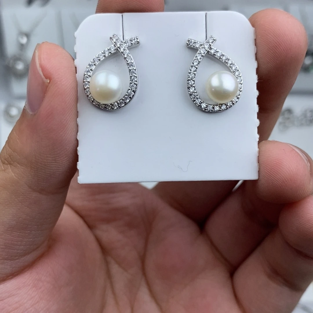 淡水珍珠耳饰未镶嵌