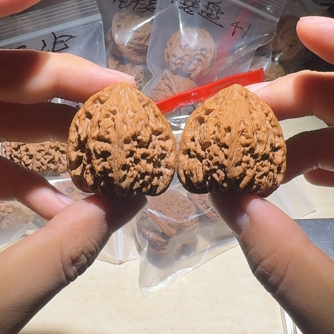 w***f文玩核桃吊坠南疆