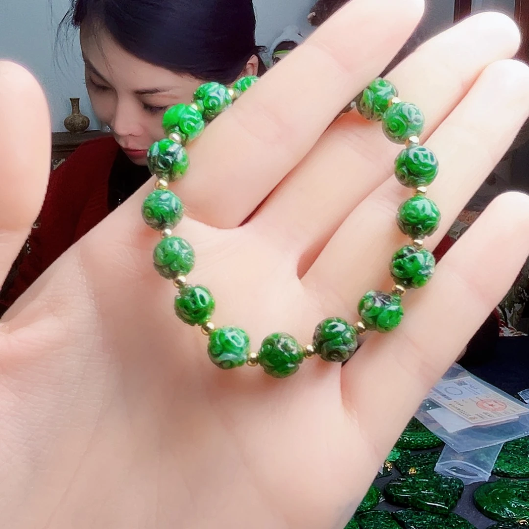 颈饰未镶嵌翡翠多样性