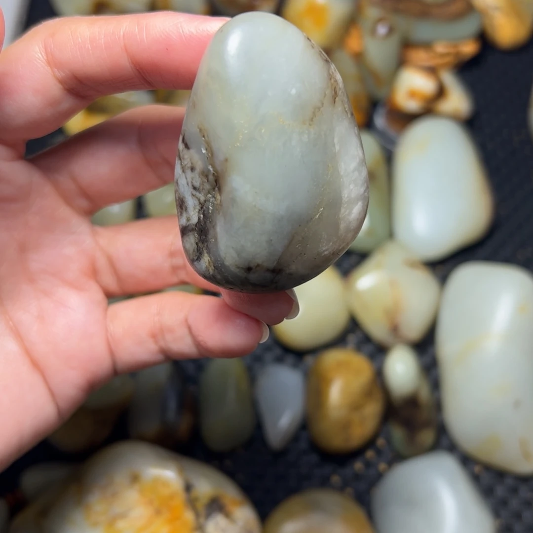 和田玉未镶嵌把件A19