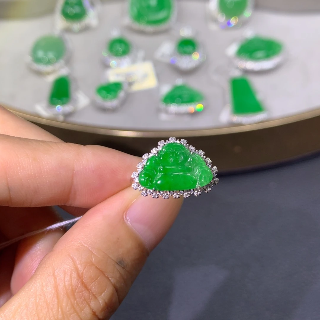翡翠戒指18K金镶嵌翡翠