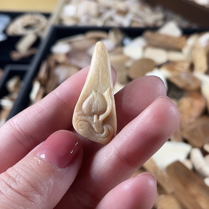 泥塑不打孔联系客服