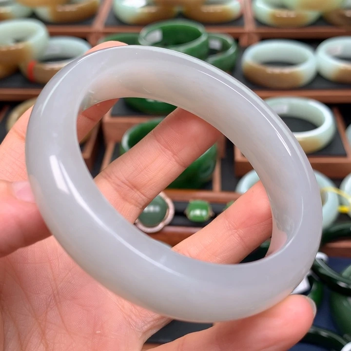 和田玉手镯未镶嵌57