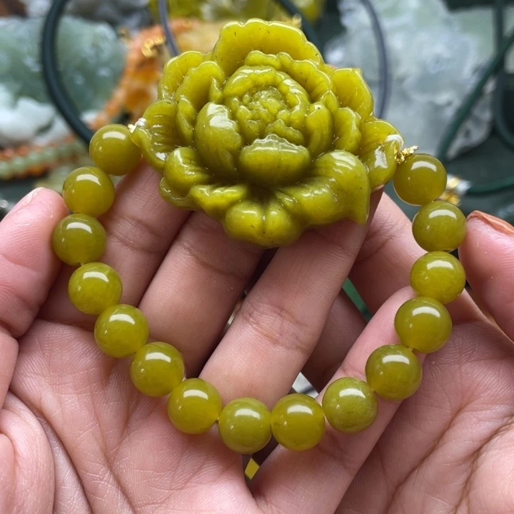 蛇纹石玉未镶嵌吊坠
