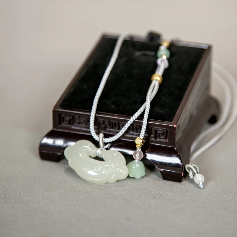 和田玉雕刻挂件ZY11658