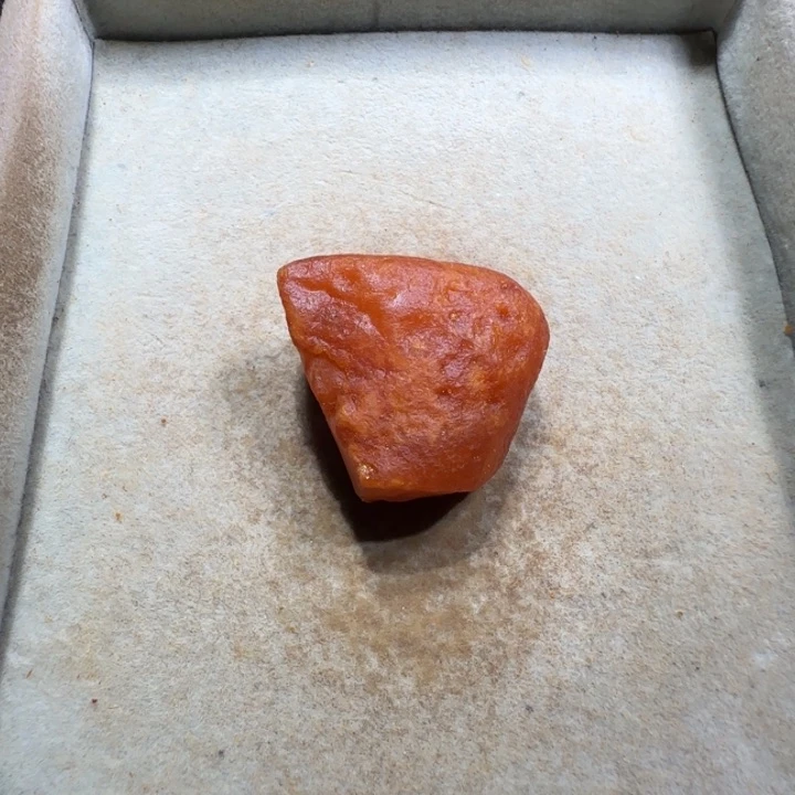 未镶嵌定制琥珀坐***时专属定制