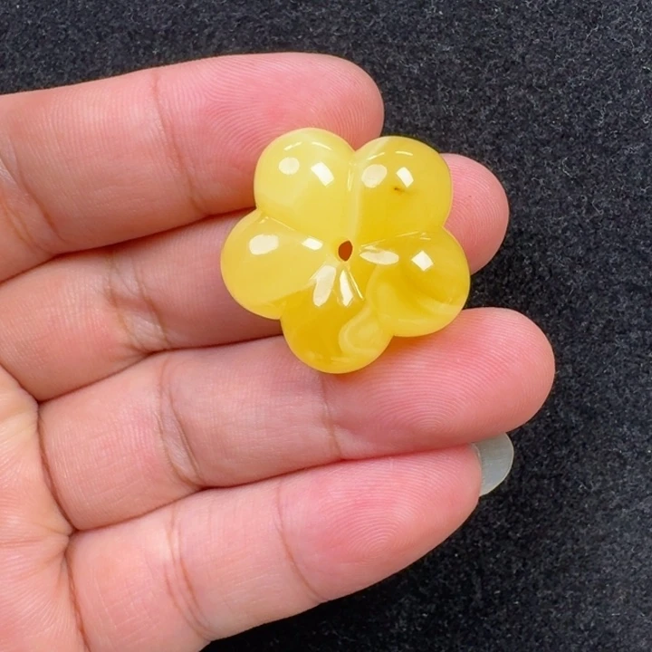 蜜蜡未镶嵌珠宝奇石