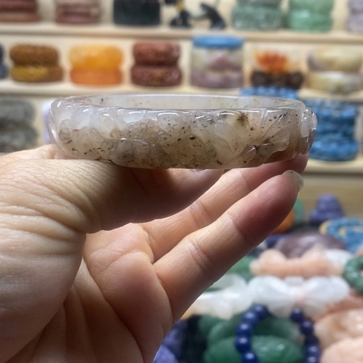 未镶嵌手镯石英质玉