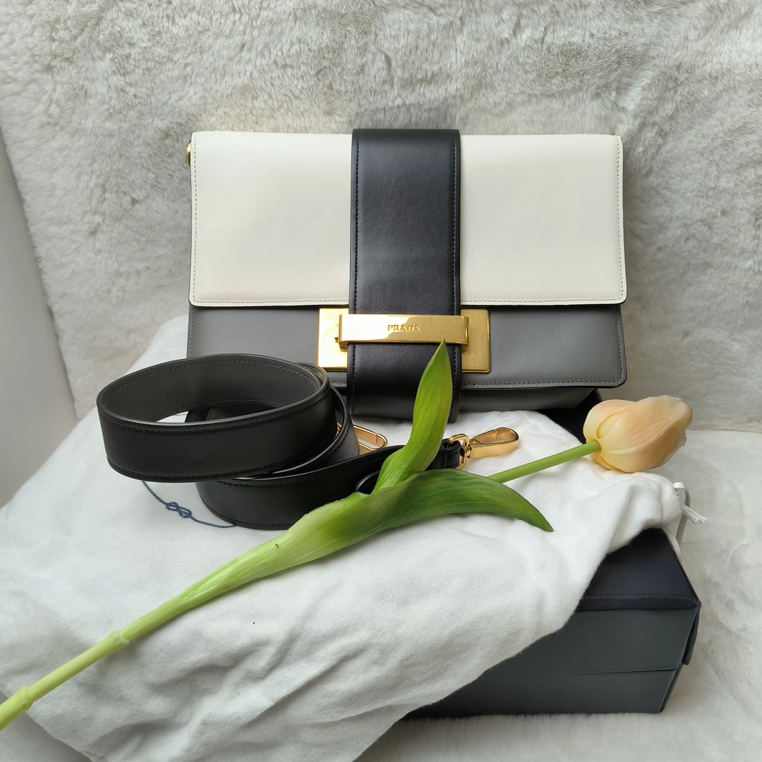 95新 Prada/普拉达 魔镜SY/ Prada舌头包
