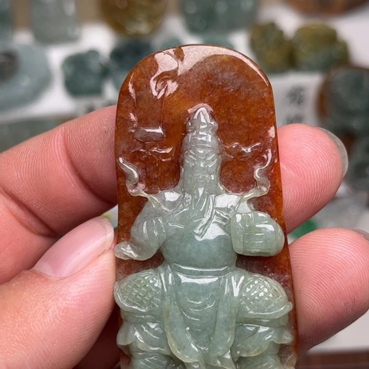 颈饰未镶嵌翡翠关公