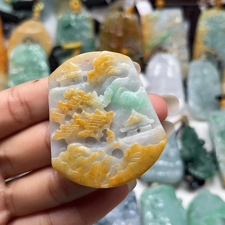 翡翠未镶嵌颈饰山水牌