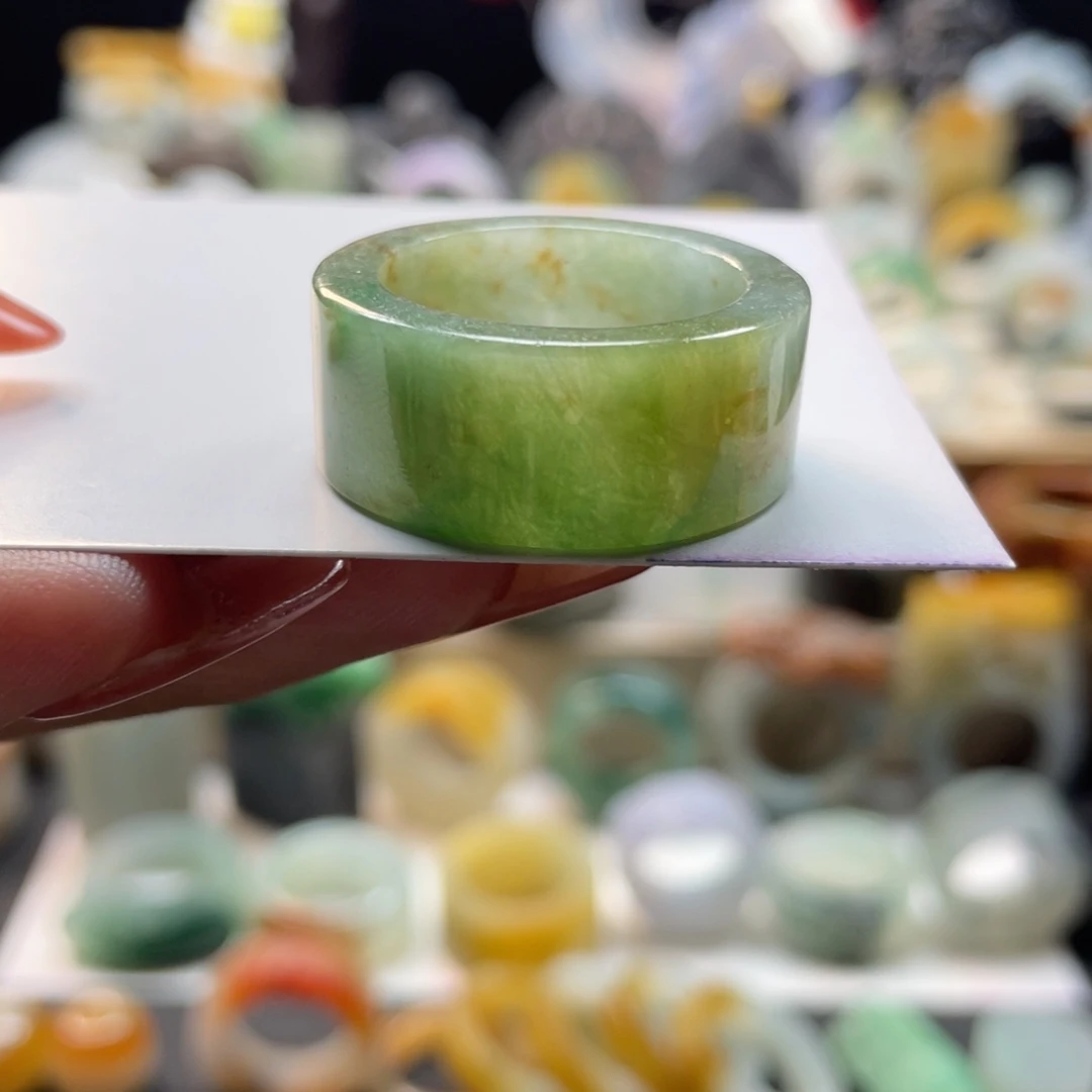 定制翡翠未镶嵌戒指