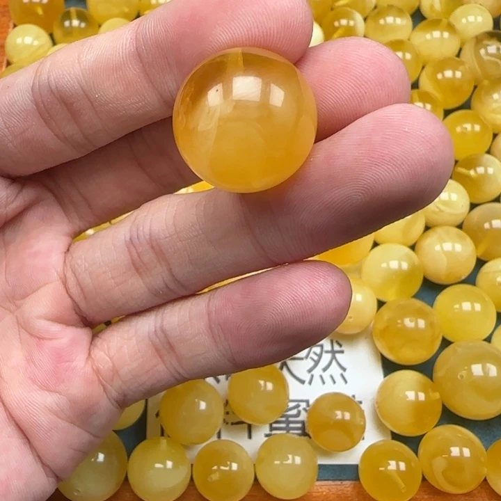 未镶嵌琥珀裸石天然307