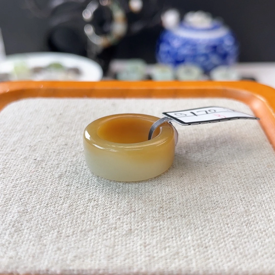 未镶嵌戒指和田玉c34 奶盖糖直切16.1 不退换