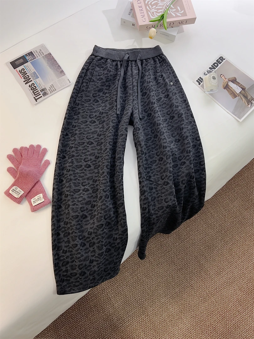 【女王洛克】韩版时尚潮流松紧腰休闲裤冬款简约百搭裤子LK82795