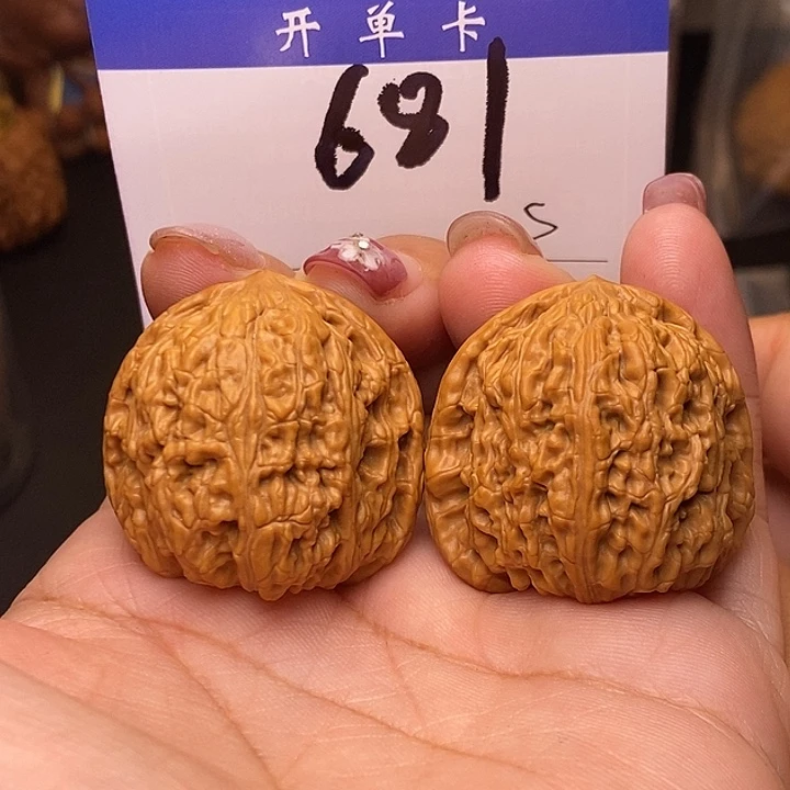 吊坠桃核密纹34有修s