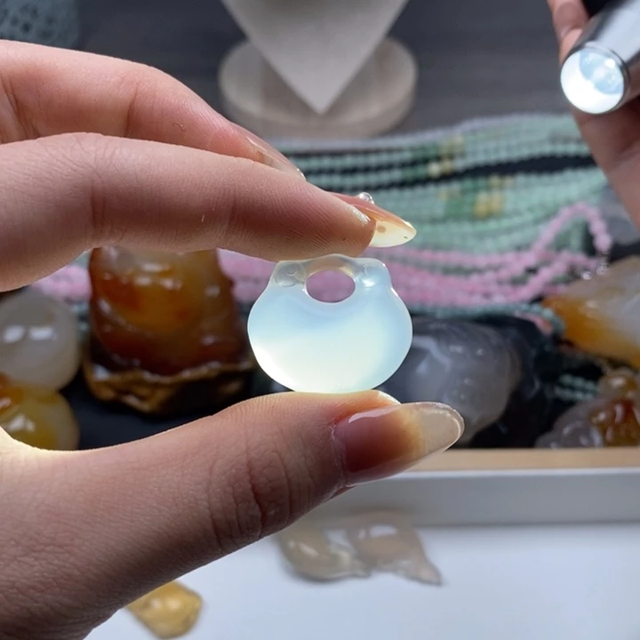 玛瑙/玉髓未镶嵌颈饰翡翠