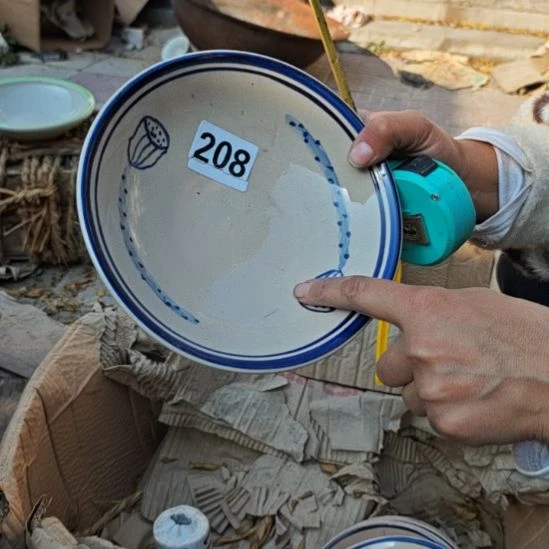 库存微瑕手绘碗一个