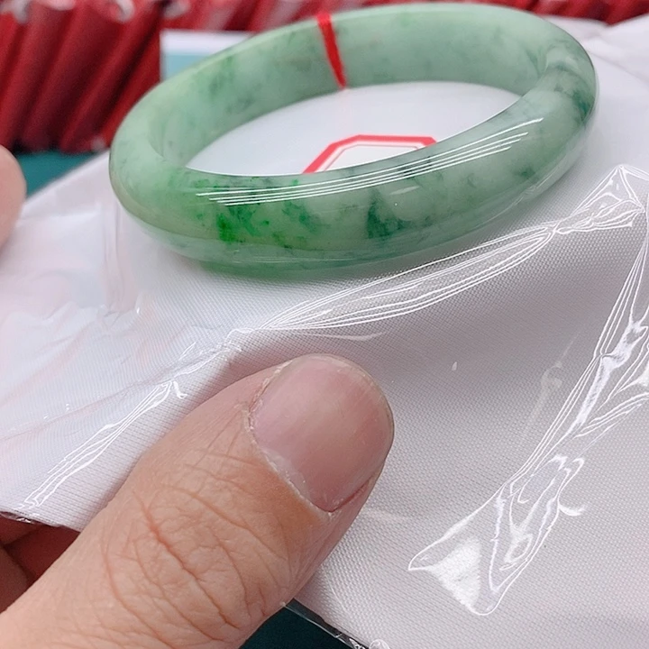 翡翠手镯未镶嵌韓*韩A2444444444