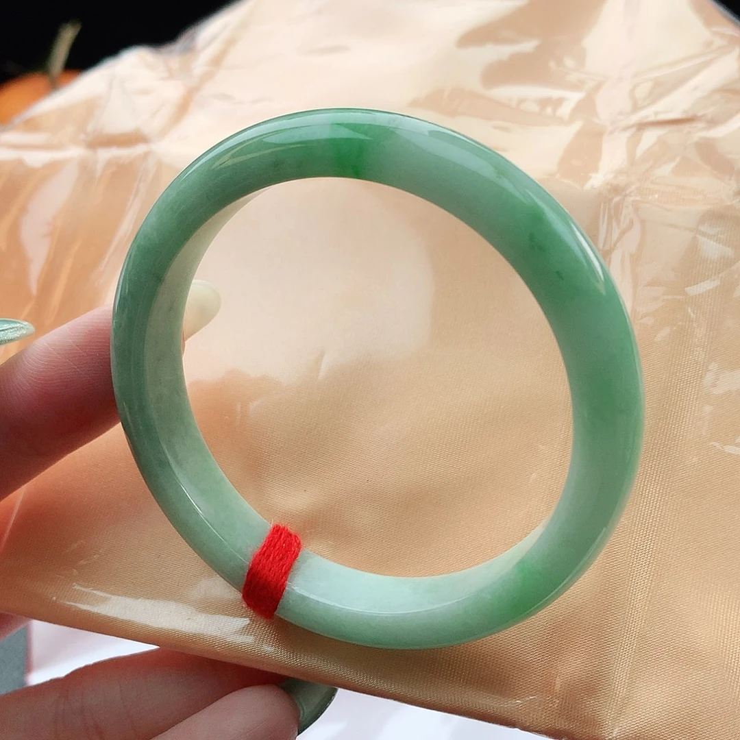 翡翠手镯未镶嵌53圈口882136