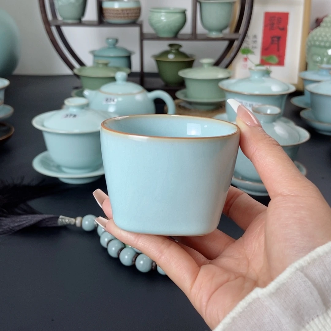 一级品天青釉天圆地方杯