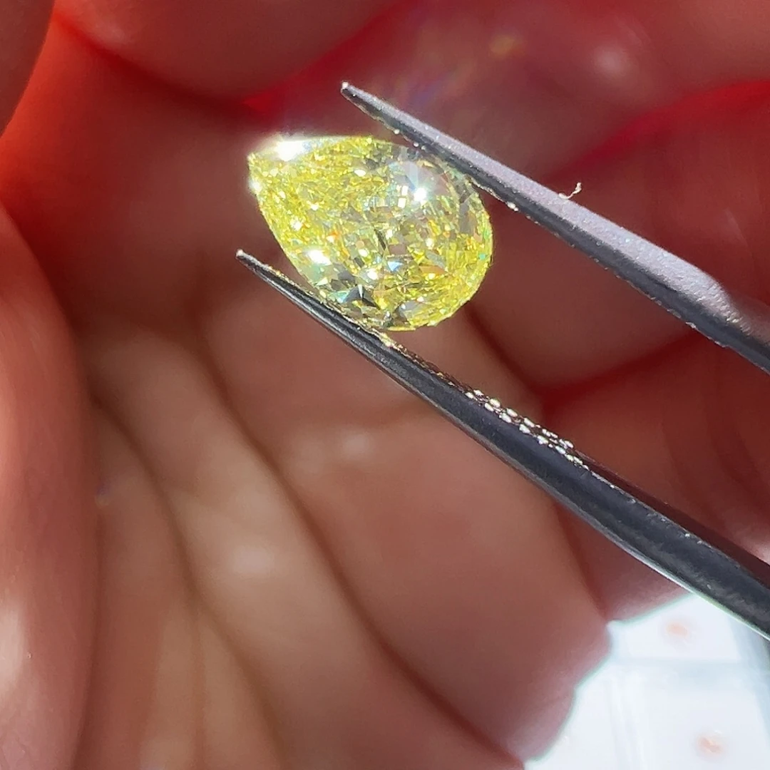 合成钻石裸石1.155ct艳彩黄水滴培育钻