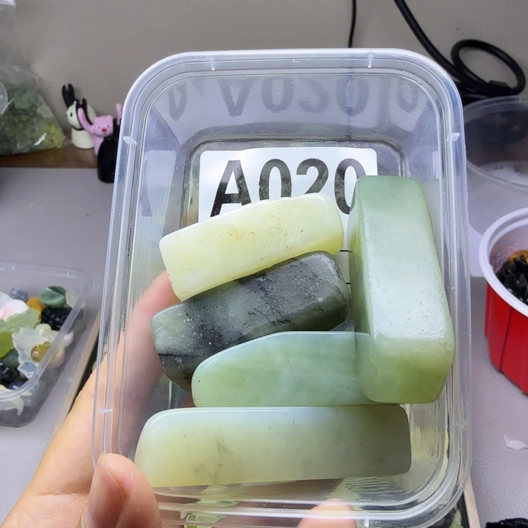 蛇纹石玉合金颈饰