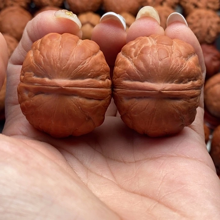 核桃精品文玩核桃手捻水晶青蛙