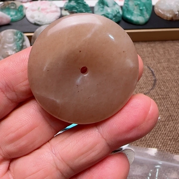 独山玉未镶嵌颈饰