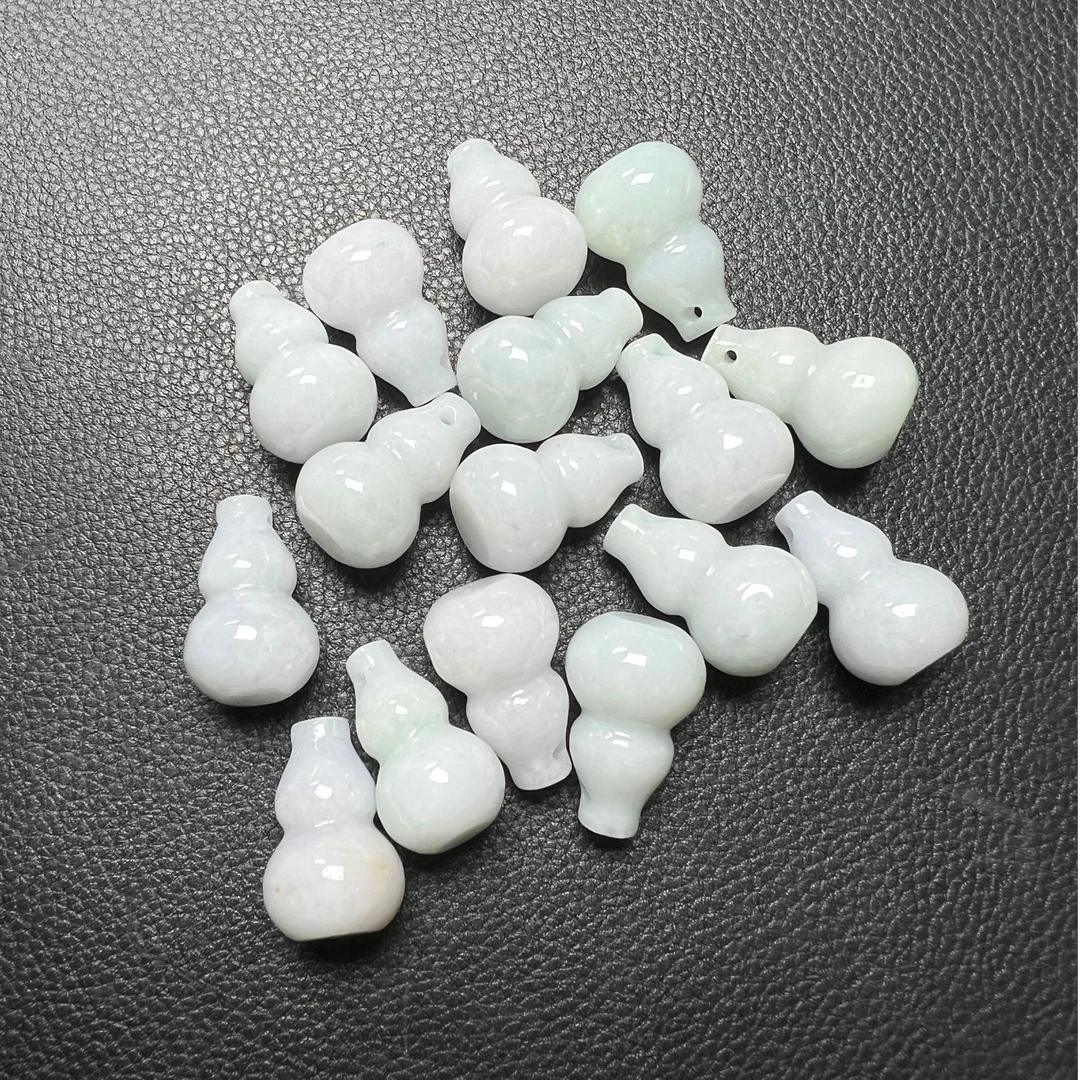 天然翡翠葫芦精雕福禄寿锁骨链情侣   多样性发其一