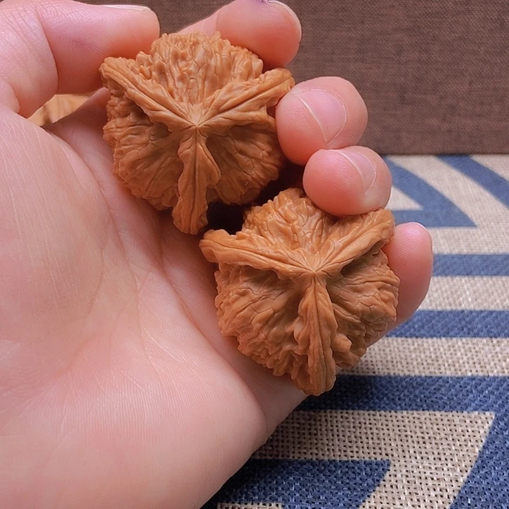 吊坠文玩核桃高****）三棱