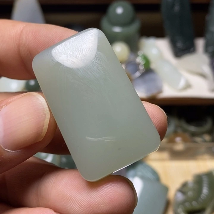 和田玉(糖玉)颈饰未镶嵌C****尾
