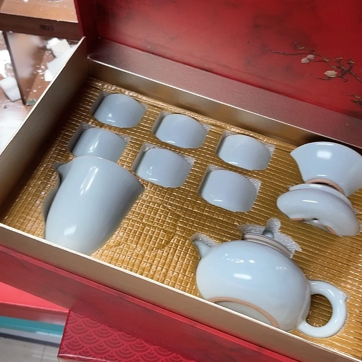 孤品茶具套装等。