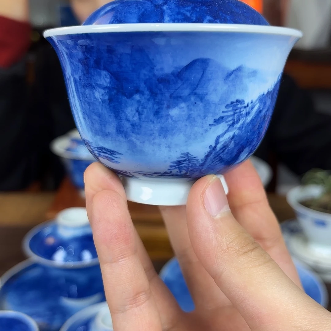 王庆龙老师手绘陶瓷