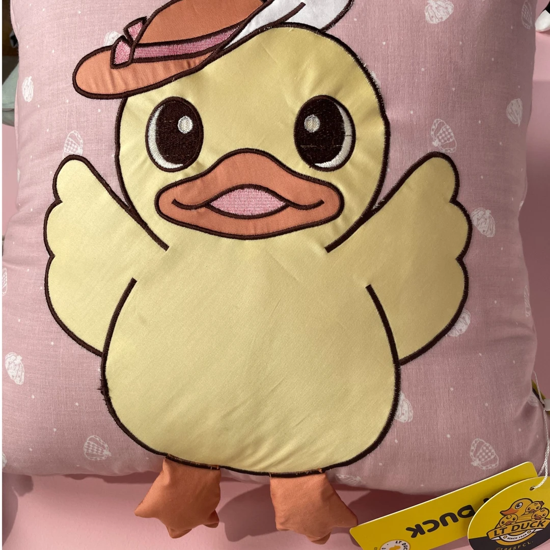 【品牌抱枕被】特！小黄鸭品牌实体款----------