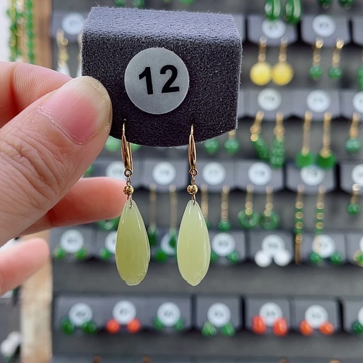 18K金镶嵌和田玉耳饰