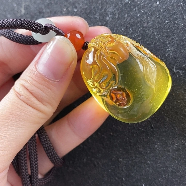 琥珀未镶嵌珠宝奇石