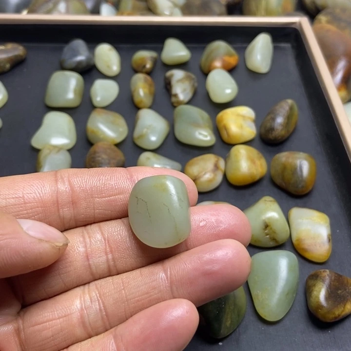 星***1和田玉（糖玉）未镶嵌珠宝奇石